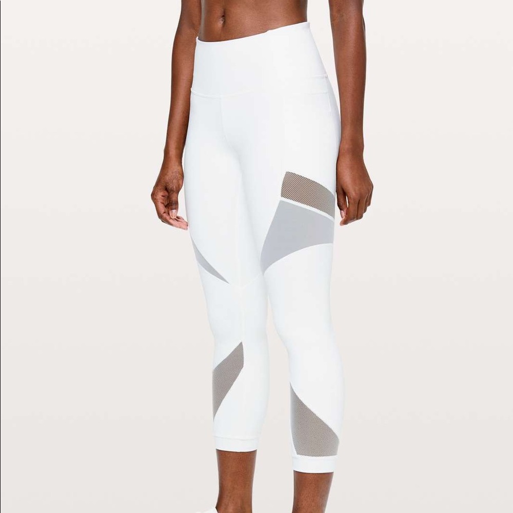 Lululemon 🍋 New With Tags Mesh in Motion Leggings
